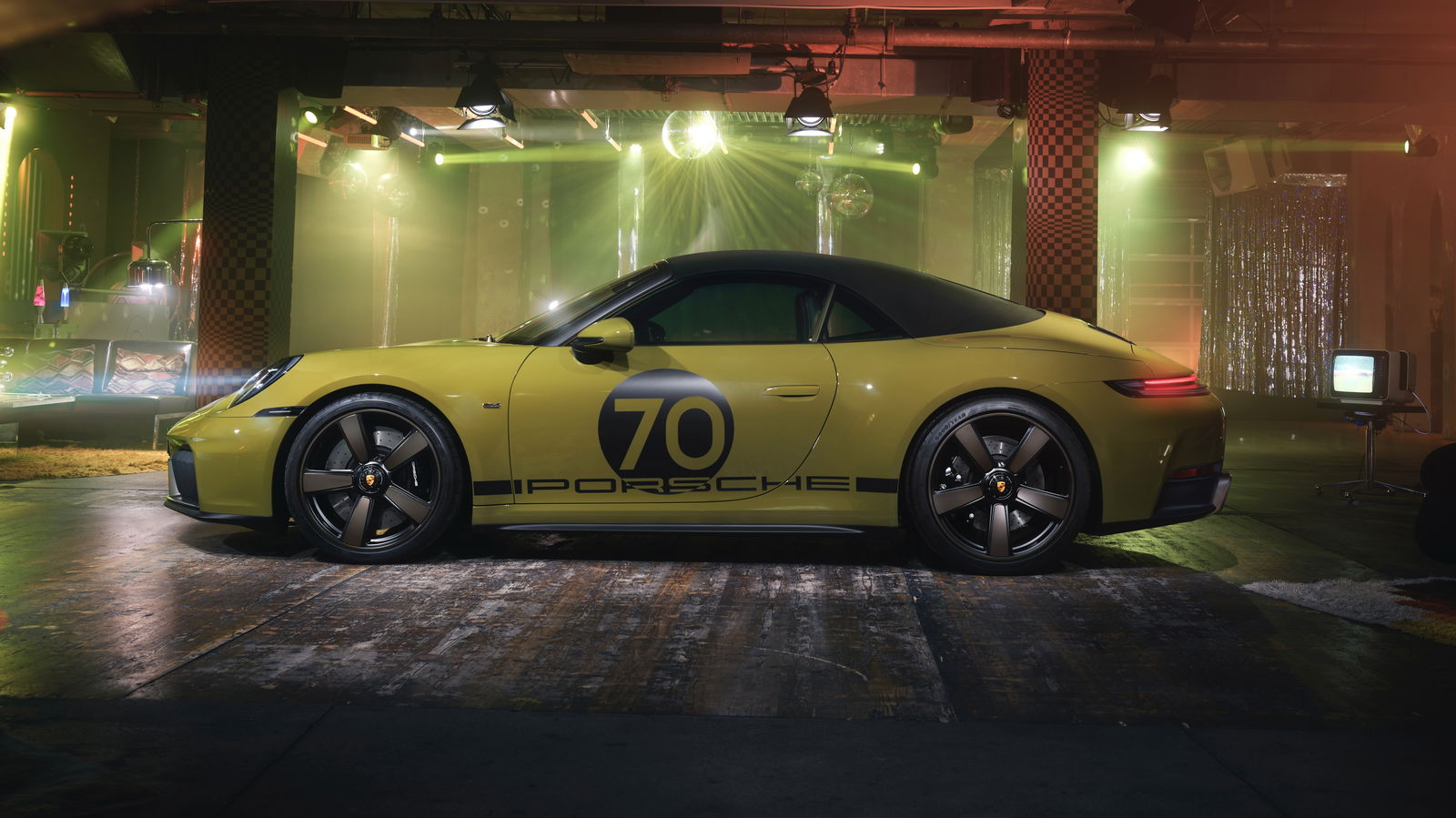 Porsche 911 Spirit 70 - side